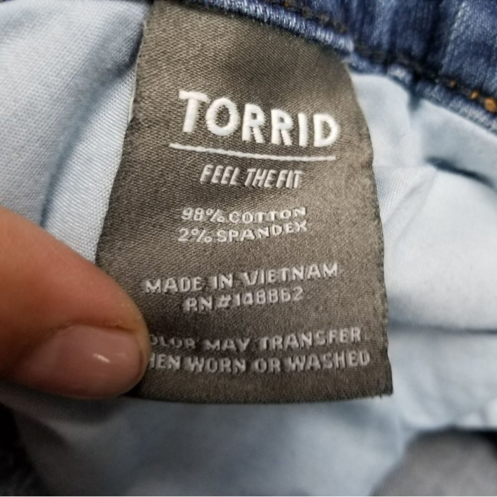 Torrid Jeans Womens 14 Medium Wash Stretch Mid Rise Boyfriend Straight *Read* - Picture 14 of 16